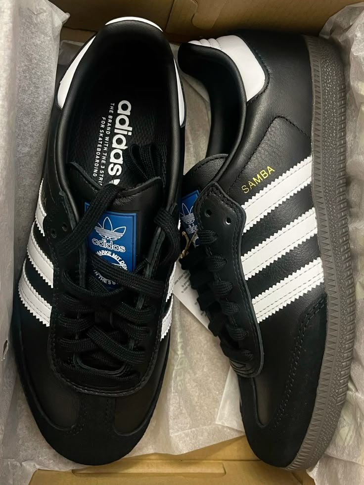 Street Kicks⚽👟(Black)