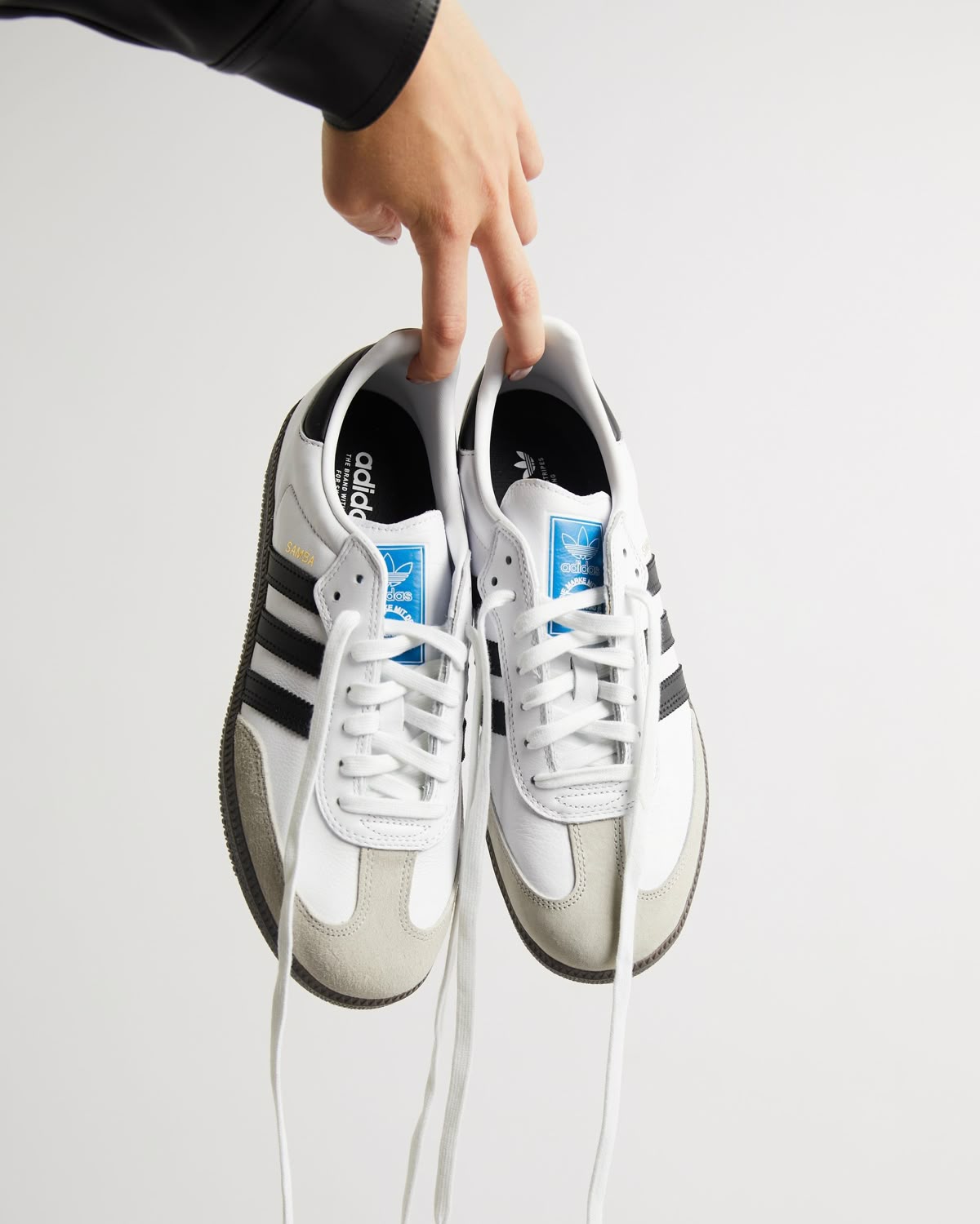 Street Kicks⚽👟(White)